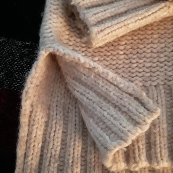 Merino Wool and Alpaca Sweater - Picture 6 of 9